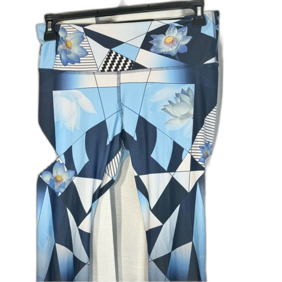 Noli Blue Geometric and lotus flower yoga leggings size M - Picture 2 of 6